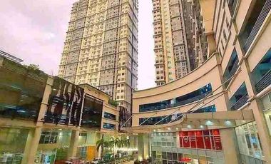 CLEAN TITLE PERPETUAL OWNERSHIP Top HIGH END Condo Modern Minimialist Condo near MAKATI BGC ROCKWELL AIRPORT  Hotel Mall Resturants and Airport Hospital School Office