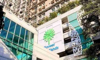 CLEAN TITLE PERPETUAL OWNERSHIP Top HIGH END Condo Modern Minimialist Condo near MAKATI BGC ROCKWELL AIRPORT  Hotel Mall Resturants and Airport Hospital School Office