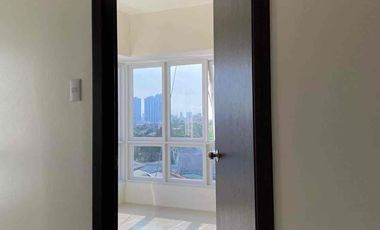 🔥‼️JUNE PROMO‼️ 🔥RUSH SALE‼️CLEAN TITLE PERPETUAL OWNERSHIP Top HIGH END Condo Modern Minimialist Condo near MAKATI GREENHILLS ROCKWELL Hotel Mall Resturants and Airport Hospital School Office