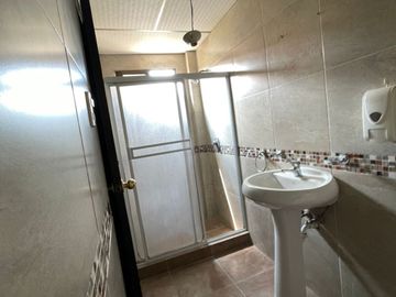 CASA REMODELADA EN VENTA URB. LA JOYA ETAPA ÁMBAR
