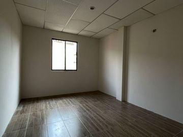 CASA REMODELADA EN VENTA URB. LA JOYA ETAPA ÁMBAR