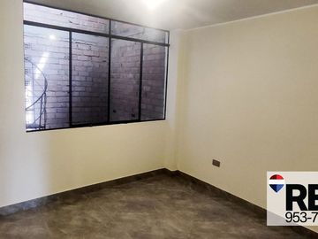 SE VENDE CASA EN SAN JUAN DE MIRAFLORES