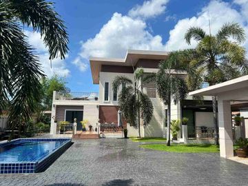 Pool Villa Bangsare | 4 Bedrooms | 4 Bathrooms