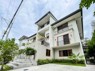 Loyola Grand Villas 6-Bedroom 6BR House for Sale in Marikina City