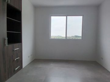 CASA EN VENTA DE ESTRENO EN PORTÓN DEL RÍO