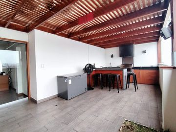 Venta De Departamento Tríplex En Chacarilla – San Borja | 3 Dormitorios | Terraza BBQ | 2 Estacionamientos