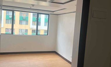 ‼️📣SUPER SALE PROMO‼️CLEAN TITLE PERPETUAL OWNERSHIP Top HIGH END Condo Modern Minimialist Condo near MAKATI BGC ROCKWELL AIRPORT  Hotel Mall Resturants and Airport Hospital School Office