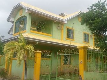 House and lot with multiple improvements for sale in Jardin Leonila Subdivision Barangay Maahas Los Baños Laguna