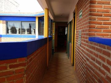 VENTA CASA CON USO DE SUELO  PARA ESCUELA, CON PROBABILIDAD PARA H3B/C