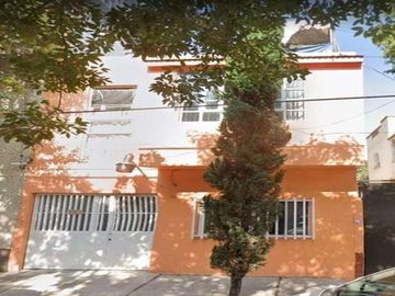 Oportunidad Bonita en Casa en Misantla 35, Col. Roma Sur, Alcaldía Cuauhtémoc, recuperación bancaria.