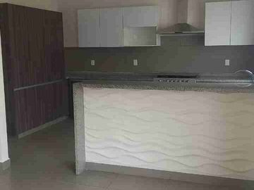 CASA DE 3 NIVELES CON TERRAZA EN CALIMAYA