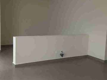 CASA DE 3 NIVELES CON TERRAZA EN CALIMAYA