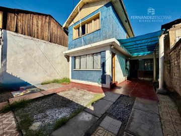 SAN FELIPE - VENDE CASA 5D 2B EN PLENO CENTRO