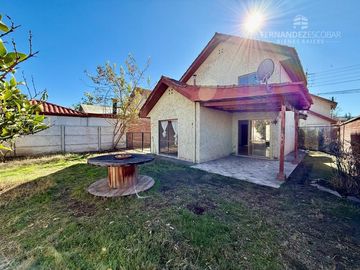 SAN FELIPE - VENDE CASA DOS PISOS 3D 3B EN CONDOMINIO