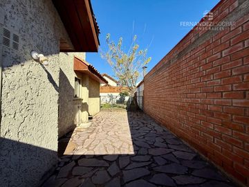 SAN FELIPE - VENDE CASA DOS PISOS 3D 3B EN CONDOMINIO