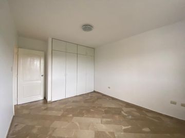 CASA EN VENTA URB. VÍA AL SOL