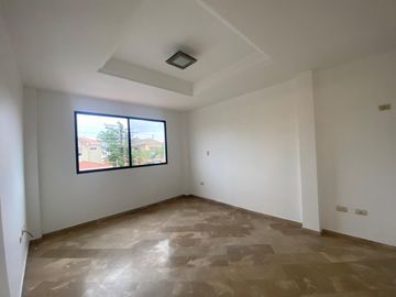 CASA EN VENTA URB. VÍA AL SOL