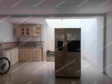 CASA EN VENTA EN GUAYLLABAMBA CONJUNTO LA INMACULADA