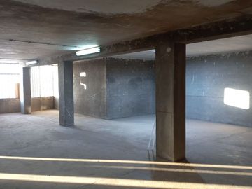 📍✅  SALIDA A AREQUIPA - SE ALQUILA/SE VENDE 570 M2 Almacénes,  En Esquina, 3 Pisos - FRENTE A 