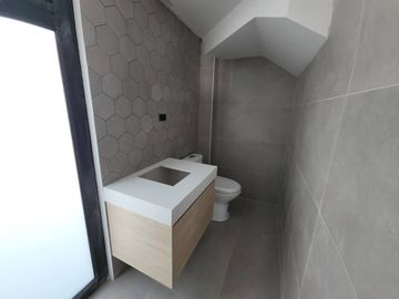 En Venta Casa en Condominio, Challuabamba Cuenca