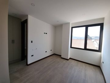 En Venta Casa en Condominio, Challuabamba Cuenca
