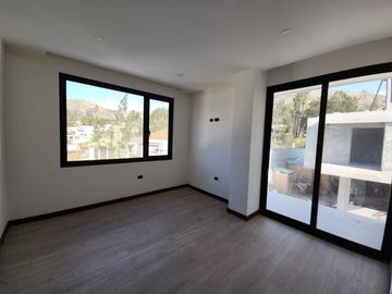 En Venta Casa en Condominio, Challuabamba Cuenca