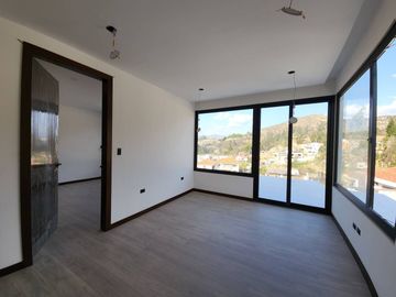 En Venta Casa en Condominio, Challuabamba Cuenca