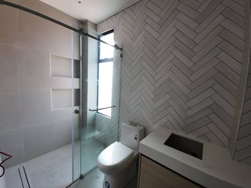 En Venta Casa en Condominio, Challuabamba Cuenca