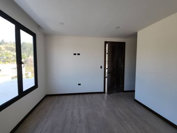 En Venta Casa en Condominio, Challuabamba Cuenca