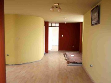 ✅📍Los Keñuales - Esquina *Se VENDE* Casa 2 Pisos - Juliaca 📲 96186----
Frente a Parque.