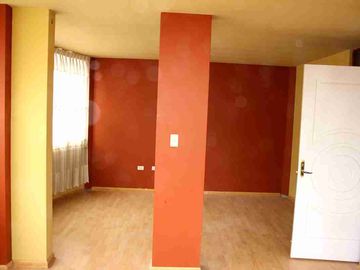 ✅📍Los Keñuales - Esquina *Se VENDE* Casa 2 Pisos - Juliaca 📲 96186----
Frente a Parque.