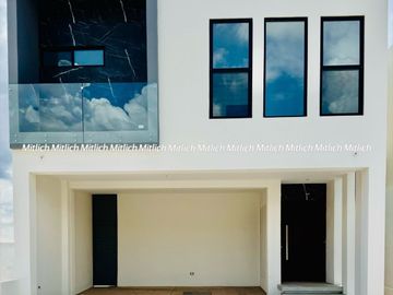 Casa en Venta  a Estrenar fracc. Altozano$ 6,650,000.