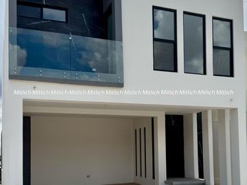 Casa en Venta  a Estrenar fracc. Altozano$ 6,650,000.