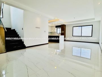 Casa en Venta  a Estrenar fracc. Altozano$ 6,650,000.