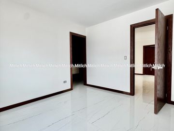 Casa en Venta  a Estrenar fracc. Altozano$ 6,650,000.
