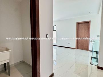 Casa en Venta  a Estrenar fracc. Altozano$ 6,650,000.