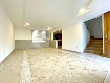 CASA REMODELADA  EN VENTA 171  M2 -  CONJUNTO SEGURO -  ELOY ALFARO