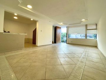 CASA REMODELADA  EN VENTA 171  M2 -  CONJUNTO SEGURO -  ELOY ALFARO