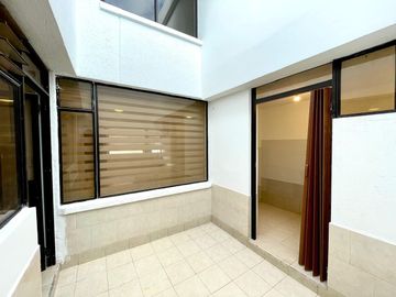 CASA REMODELADA  EN VENTA 171  M2 -  CONJUNTO SEGURO -  ELOY ALFARO