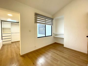 CASA REMODELADA  EN VENTA 171  M2 -  CONJUNTO SEGURO -  ELOY ALFARO