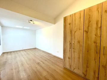 CASA REMODELADA  EN VENTA 171  M2 -  CONJUNTO SEGURO -  ELOY ALFARO