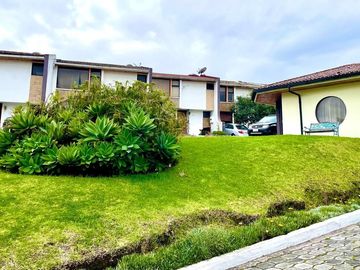CASA REMODELADA  EN VENTA 171  M2 -  CONJUNTO SEGURO -  ELOY ALFARO