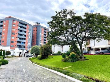CASA REMODELADA  EN VENTA 171  M2 -  CONJUNTO SEGURO -  ELOY ALFARO