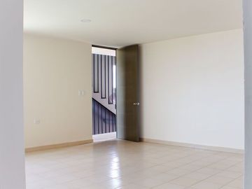 Hermoso departamento de 2 recámaras en Col. Lomas de Castillotla a 4 cuadras de la estación RUTA