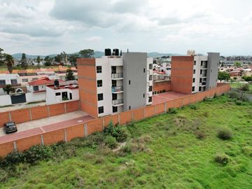 Hermoso departamento de 2 recámaras en Col. Lomas de Castillotla a 4 cuadras de la estación RUTA