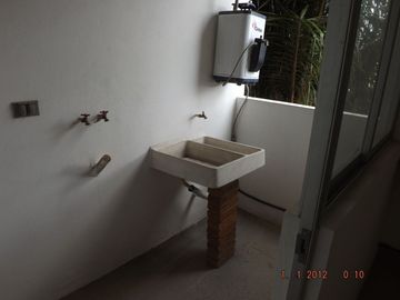 Hermoso departamento de 2 recámaras en Col. Lomas de Castillotla a 4 cuadras de la estación RUTA