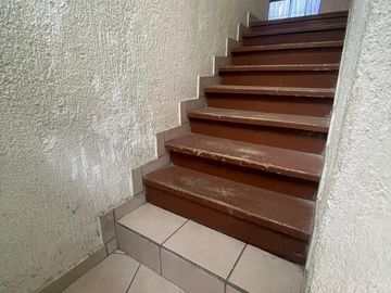 CASA DUPLEX EN PLANTA ALTA EN VENTA, EN JARDINES DEL VALLE.