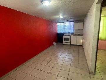 CASA DUPLEX EN PLANTA ALTA EN VENTA, EN JARDINES DEL VALLE.