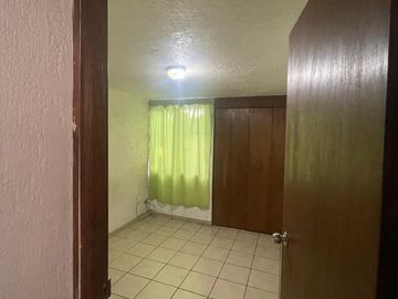 CASA DUPLEX EN PLANTA ALTA EN VENTA, EN JARDINES DEL VALLE.