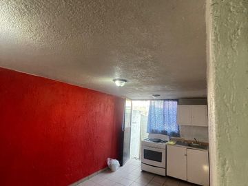 CASA DUPLEX EN PLANTA ALTA EN VENTA, EN JARDINES DEL VALLE.